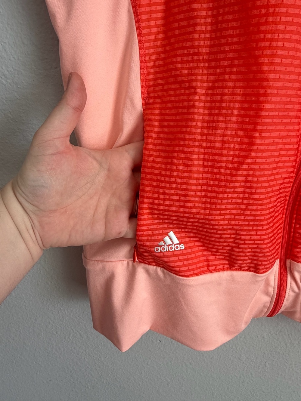 Adidas Technical Wind Women's Athletic Golf Vest in Coral and Pink- Size XL - Picture 5 of 11